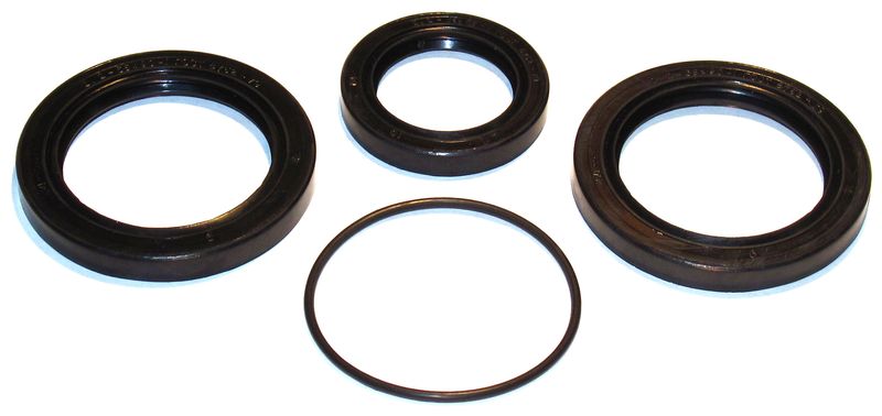 Сальник бортовой на трактор т 40. Сальник передней ступицы т25. Сальник на бортовой на тракторе т-25. Привод пвм т40. Сальники пвм т 40 ам.