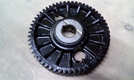 ШЕСТЕРНЯ РАСПРЕДВАЛА ПЛАСТМ. завод УМЗ 421-1006020