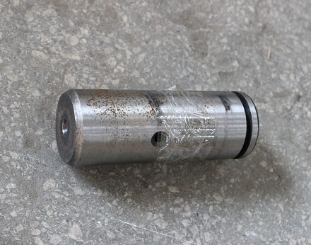 Ось вертикального шарнира Т-150К 151.30.137-1
