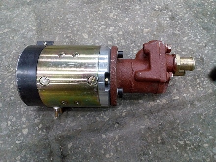 Насос маслозакачивающий (МЗН-1) 240-1021009-А