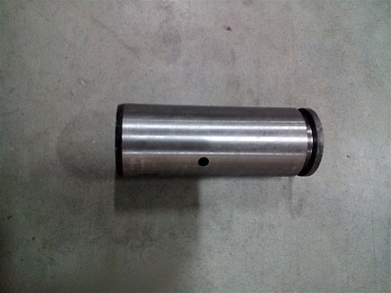 Ось вертикального шарнира Т-150К 151.30.137-1 (ТАРА)