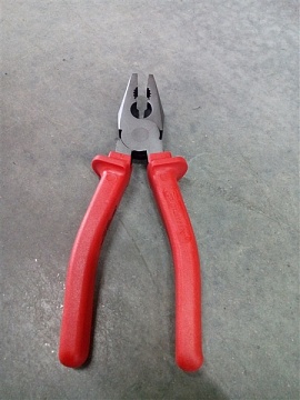 Плоскогубцы 200 мм  с изол. ручками (НИЗ) (16986/16994)
