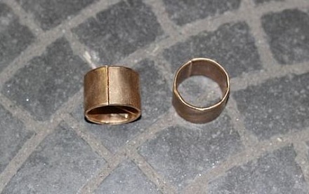 ВТУЛКА ШКВОРНЯ УАЗ 452-2304016