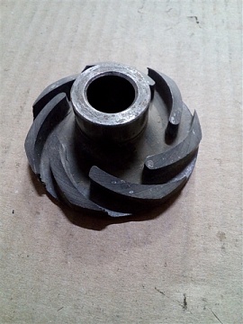 КРЫЛЬЧАТКА ПОМПЫ 100л.с.(алюмин.) 421-1307032