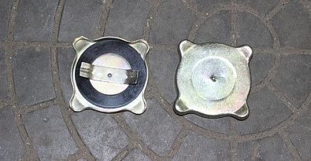 КРЫШКА МАСЛОЗАЛ. ГОРЛОВИНЫ с/о 451М-1014146 м