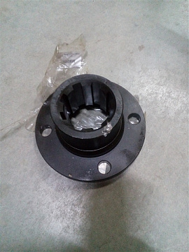 Фланец ведущей шестерни Т-150 (кол.)  151.72.220 