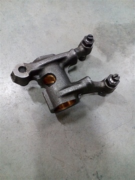 Коромысло выпускных клапанов в сб. (ТМЗ) 840-1007140-01