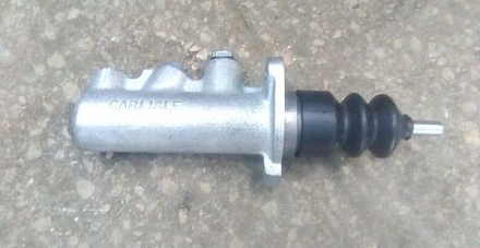 Цилиндр главный сцепления и тормоза МТЗ-1523  73067196 CARLISLE (ан.GIRLING)