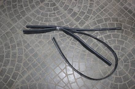 УПЛОТНИТЕЛЬ ЗАДН. БОРТА 469-5604040