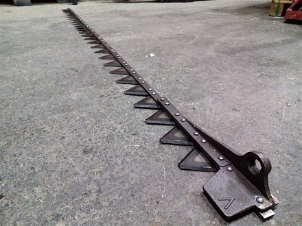 Нож косилки КСФ-2,1 (б/пальц) КЗНМ 08.040-01 (08А.040) верхний  (РФ)