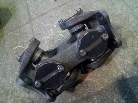 Вилка двойная кардана Т-150К (новая) 125.36.016 (от опоры к зад. мосту)