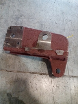 Крепление гидроцилиндра правый 45-4605024