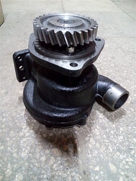 Насос водяной 240-1307010 (ТМЗ) (с перегородкой)