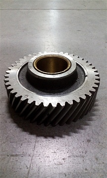 Шестерня промежуточная со втулкой ЮМЗ  (Z=42)  Д04-С02