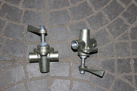 КРАНИК БЕНЗИНОВЫЙ 3741-1104160