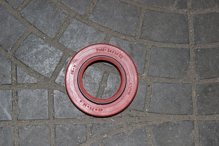 САЛЬНИК ХВОСТОВИКА 3160 42х75х16.4 красный 3160-2402052