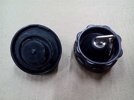 КРЫШКА Б/БАКА 452 С КЛЮЧЕМ пласт. 452.2-1103010