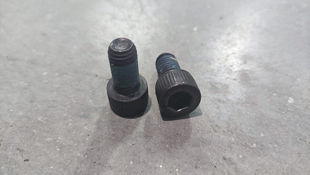 Болт М10*20 крепл. подшипника к суппорту ШУМАХЕР  10098