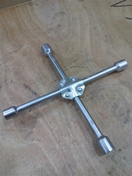 Ключ баллонный-крест, 17 х 19 х 21 х 22 мм, усиленный, толщина 16 мм// MATRIX PROFESSIONAL (14244)